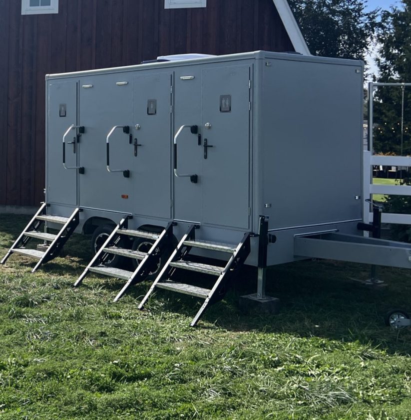 portable trailers with restrooms